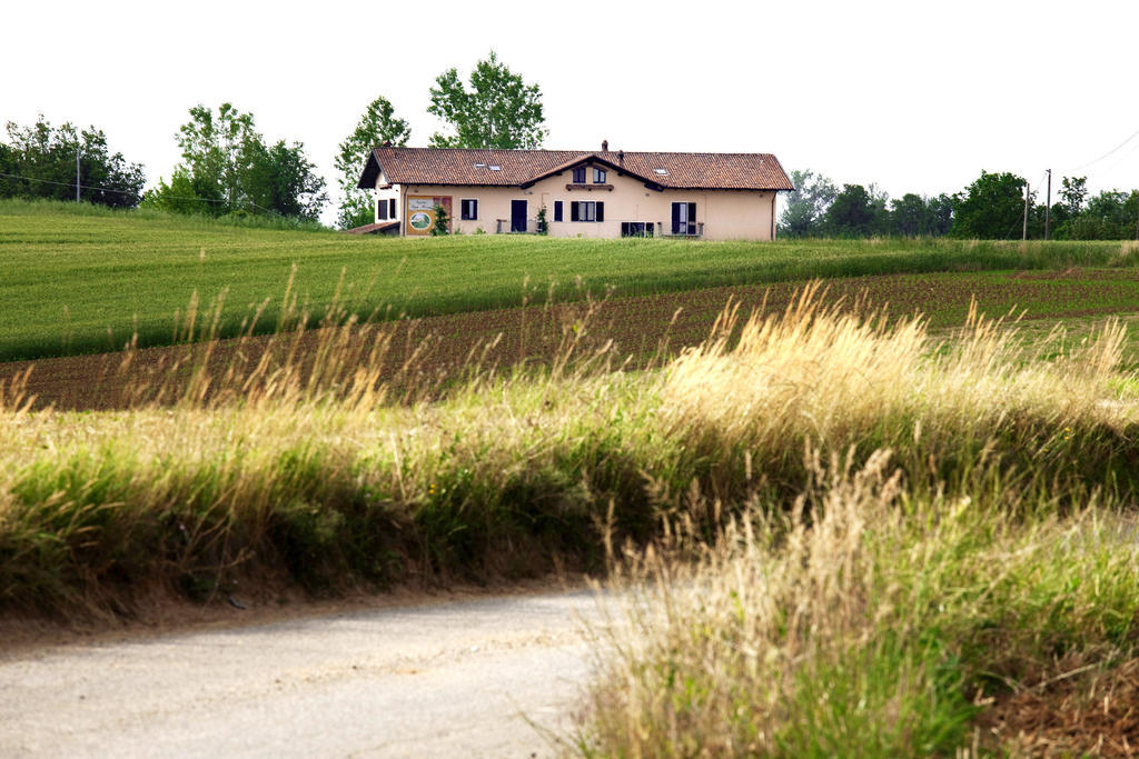 Cascina Papa Mora Villa Cellarengo Exterior photo